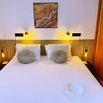 White Appartement *